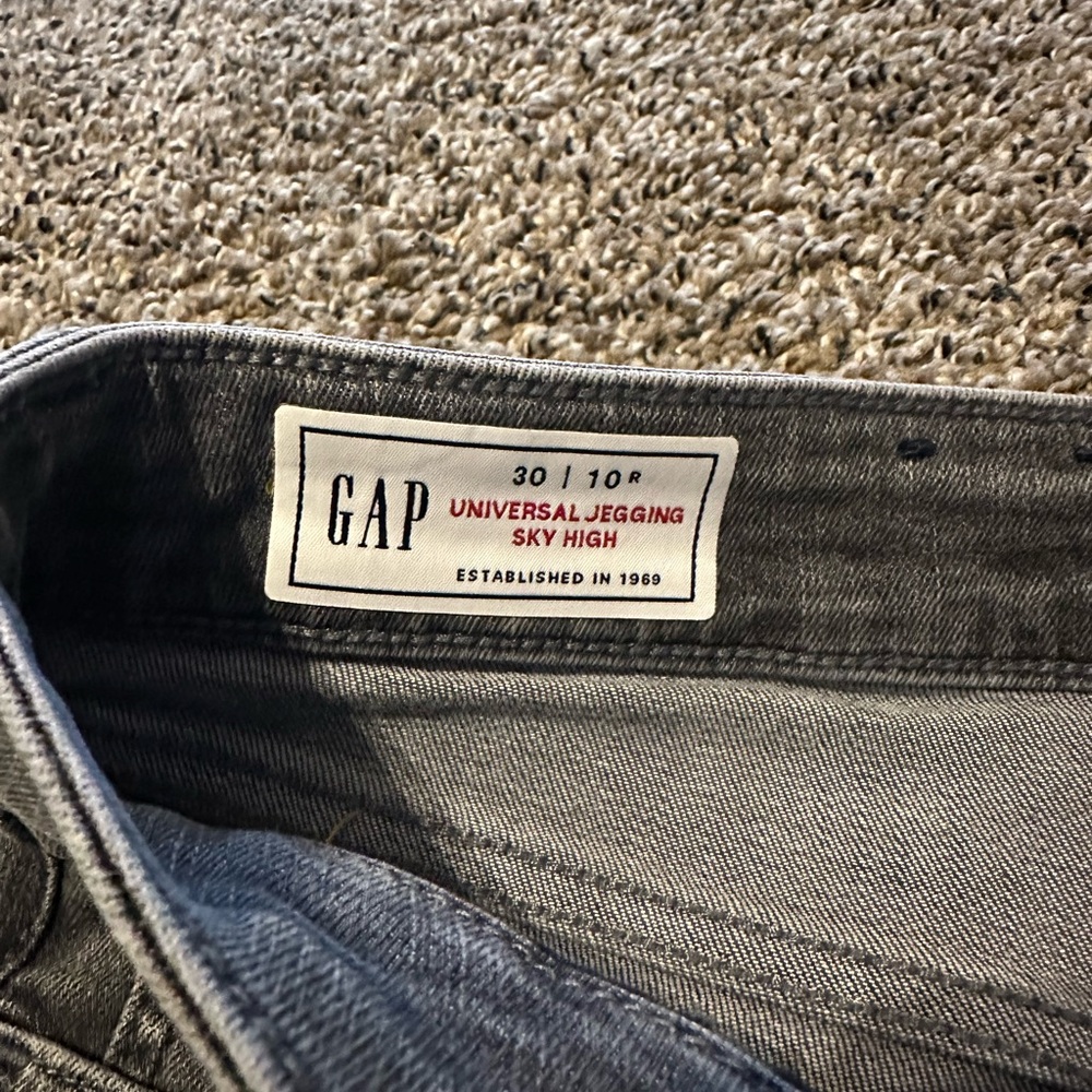Gap Universal Jegging High Rise size 10 dark gray